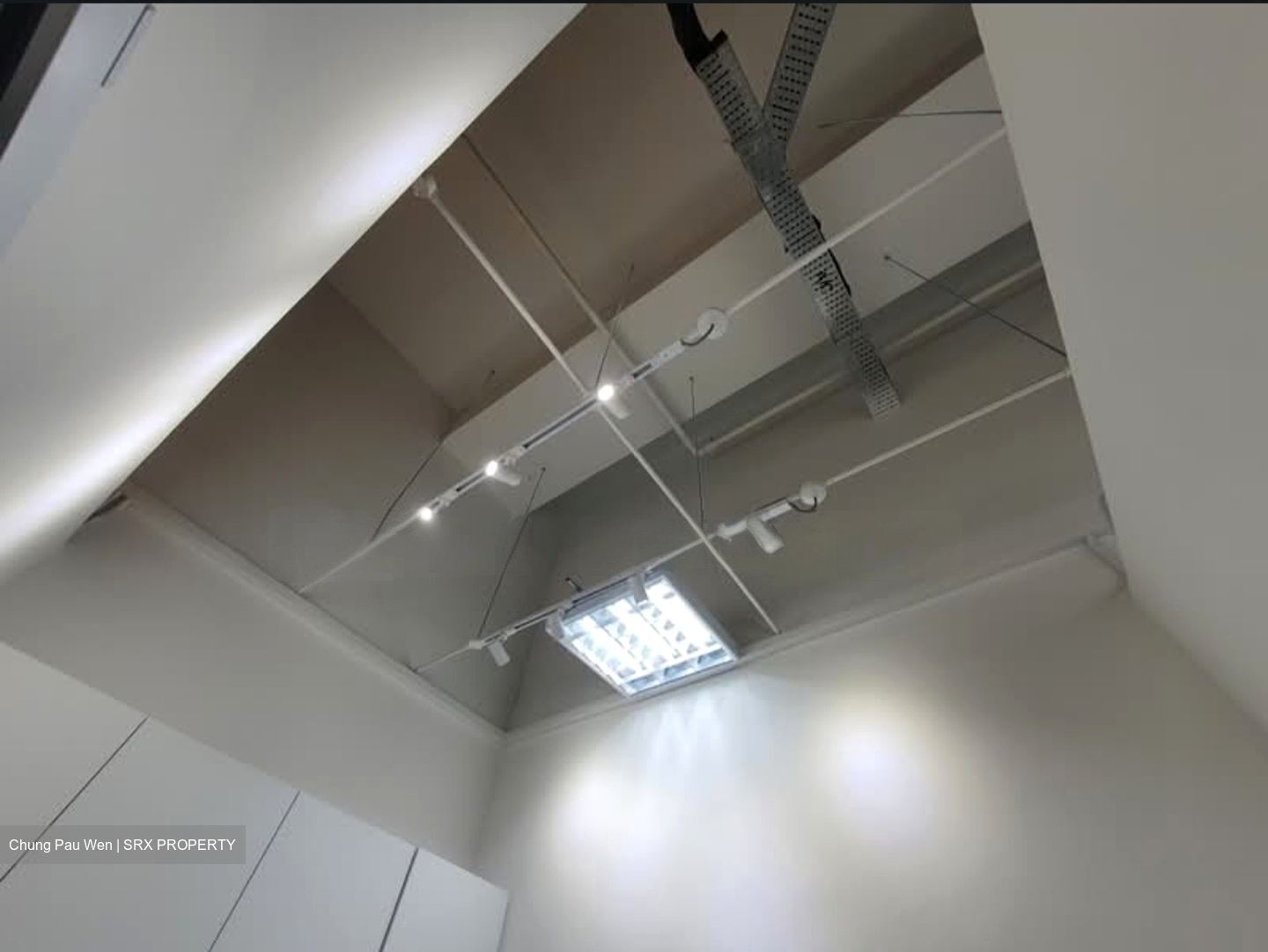 Kap (D21), Retail #570033651